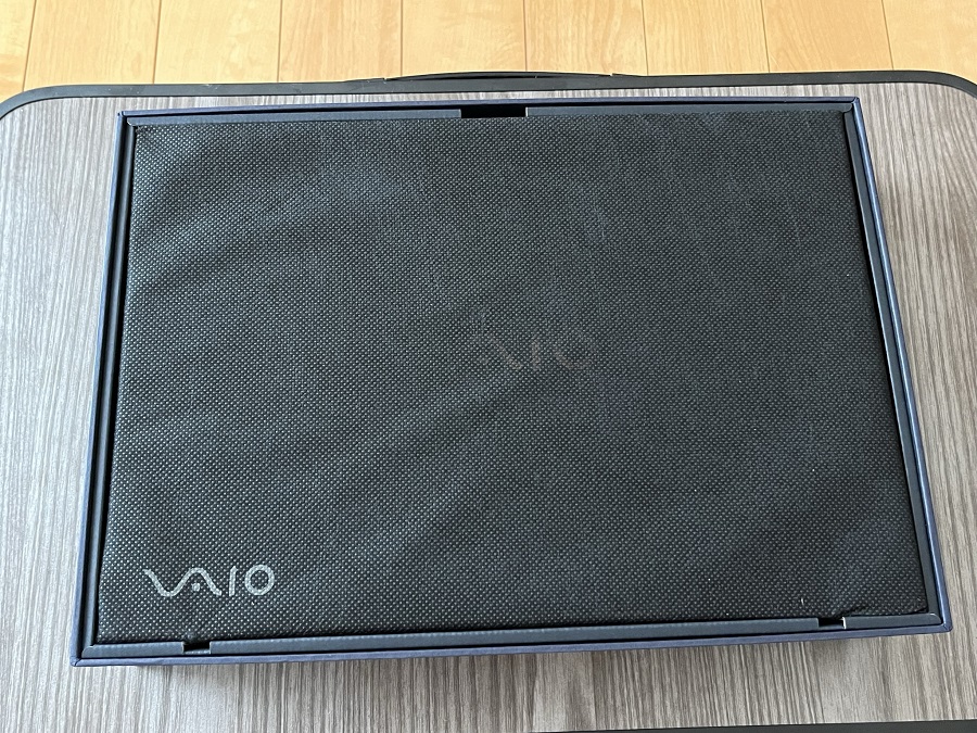 2023年版 VAIO SX14(勝色)の箱の開封
